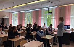 Встреча учащихся гимназии №46 с выпускником ГомГМУ 2022 года