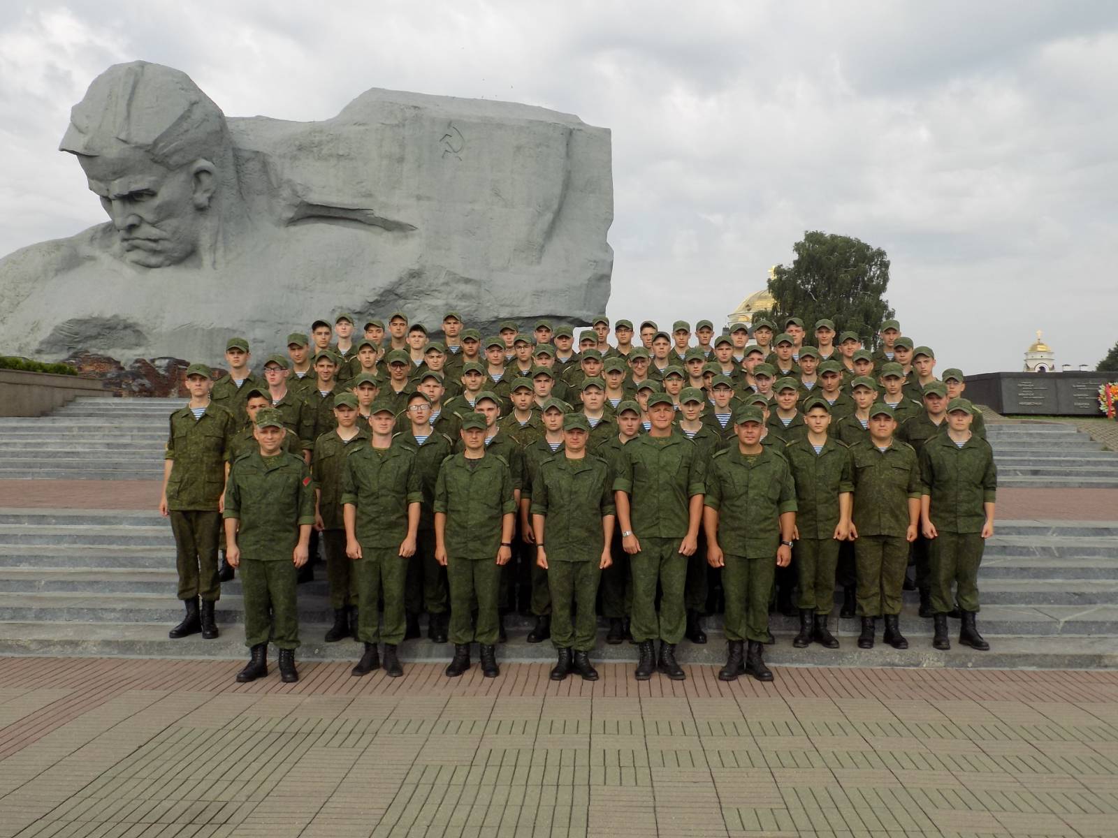 На экскурсию в брестскую крепость 9 мая прибыло 7200 туристов на диаграмме показано