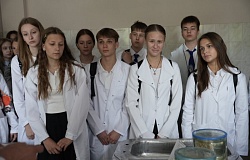 Будущие врачи: учащиеся медицинских классов в гостях у ГомГМУ