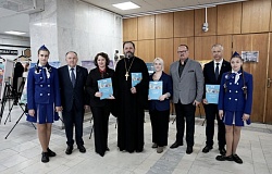 Искусство, которое слышит каждый: в ГомГМУ открылась инклюзивная выставка «Краски говорят»