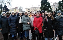 Студенты ГомГМУ  приняли участие в митинге и церемонии возложения цветов к братской могиле воинов-освободителей Гомеля