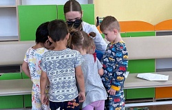 <b>Волонтёрский отряд «С добром к другим»</b>:﻿ ежедневная забота о маленьких пациентах