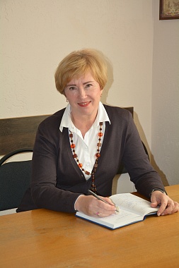 Tatsiana I. Khalapsina