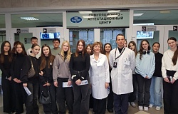 Профориентационная работа в рамках договора о сотрудничестве:﻿ мозырские школьники в гостях у ГомГМУ
