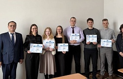 На совете лечебного факультета вручены именные стипендии