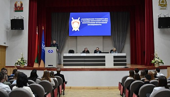 Встреча прокурора города В.В.Жураковского со студентами медуниверситета