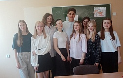 Шляхамi песняроў Вялiкай Перамогi