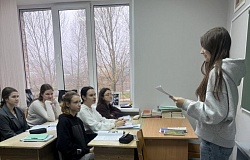 Вспоминая Октябрь: кураторские и информационные встречи на кафедре иностранных языков