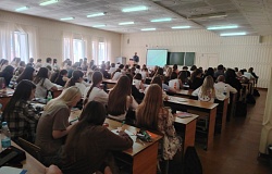 Безопасность начинается с ответственности: в учебном корпусе №4 университета прошла встреча с сотрудником ИДН﻿ администрации Центрального района г. Гомеля