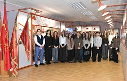 Память поколений: первокурсники ГомГМУ вступили в БРСМ в День освобождения Гомеля 